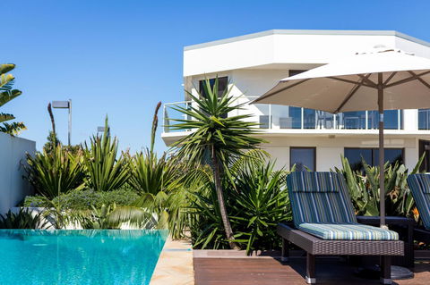 Bayview Beachfront Apartments, In Town Right On The Beach - Northern Rivers Accommodation 17