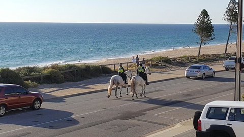 Beachside Escape On The Esplanade - Northern Rivers Accommodation 4