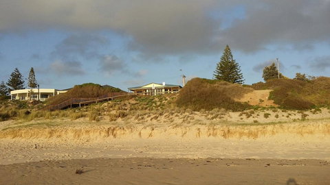 Beachside Escape On The Esplanade - Northern Rivers Accommodation 3