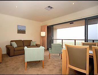 Lady Bay Hotel - Northern Rivers Accommodation 6