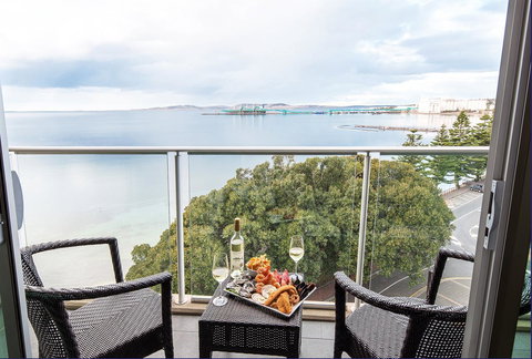 Port Lincoln Hotel - Northern Rivers Accommodation 13