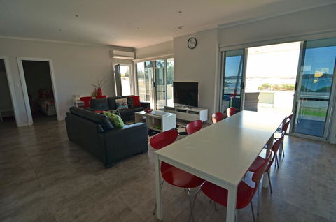 Beachview - Northern Rivers Accommodation 6