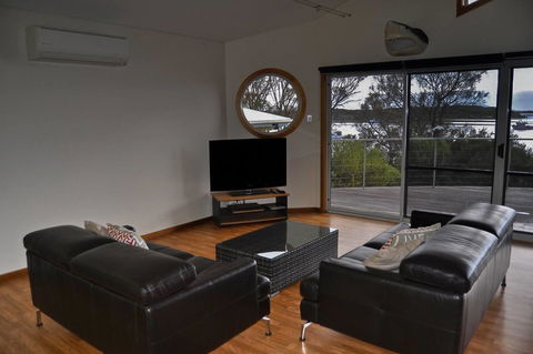 Rest A Shore Coffin Bay - Northern Rivers Accommodation 4