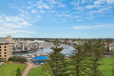 Beachside Luxury & Comfort, Ocean Views In Glenelg - Northern Rivers Accommodation 4