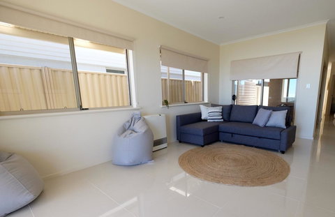 Ochre Point Beach House On Moana Seafront - Northern Rivers Accommodation 15