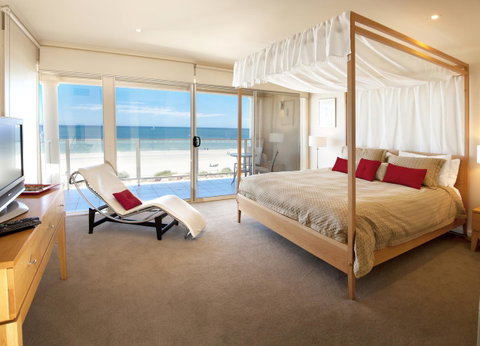 Adelaide Luxury Beach House - Northern Rivers Accommodation 4