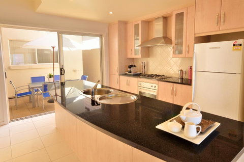 Adelaide Luxury Beach House - Northern Rivers Accommodation 26