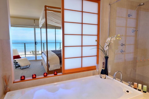 Adelaide Luxury Beach House - Northern Rivers Accommodation 10