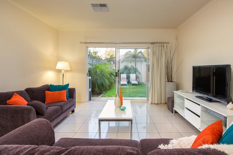 Adelaide Luxury Beach House - Northern Rivers Accommodation 32