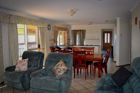 Baywatch - Northern Rivers Accommodation 15