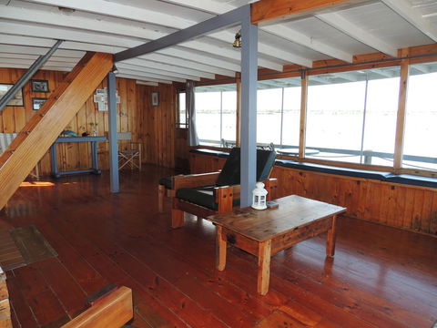 PS Federal Retreat Paddle Steamer Goolwa - Northern Rivers Accommodation 21