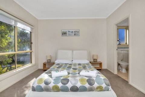 The Lighthouse - Port Willunga - C21 SouthCoast Holidays - Northern Rivers Accommodation 3