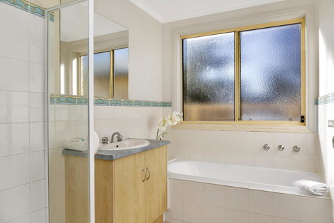 The Lighthouse - Port Willunga - C21 SouthCoast Holidays - Northern Rivers Accommodation 11