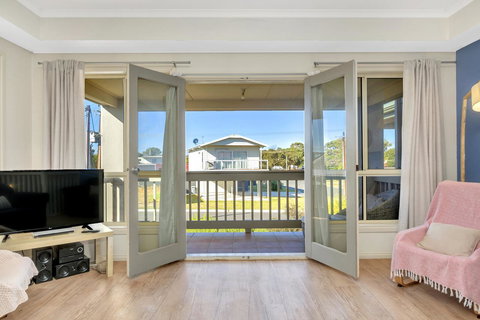 The Lighthouse - Port Willunga - C21 SouthCoast Holidays - Northern Rivers Accommodation 2
