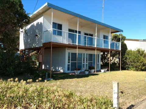 Seafront Shack - Northern Rivers Accommodation 4