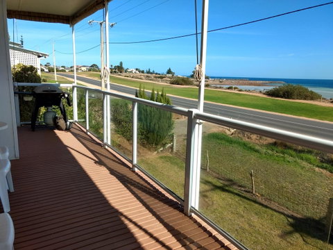 Seafront Shack - Northern Rivers Accommodation 10