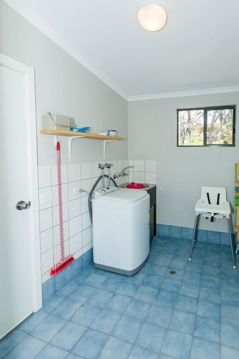 Desert Pea - Northern Rivers Accommodation 12