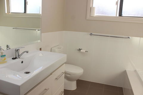 Waterfront On Osprey - Northern Rivers Accommodation 24