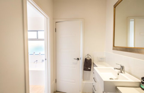 Middle River Beach House - East & West House - Northern Rivers Accommodation 16