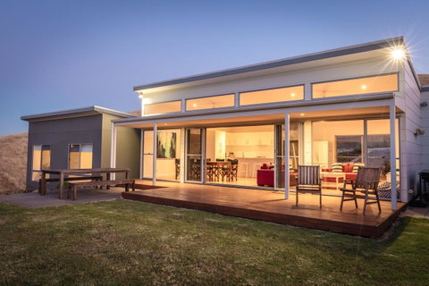 Middle River Beach House - East & West House - Northern Rivers Accommodation 0