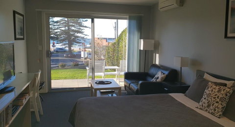 2 Austinmer Studio - Northern Rivers Accommodation 0