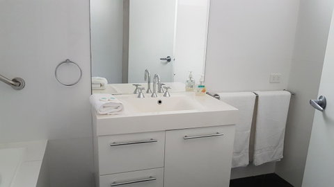 2 Austinmer Studio - Northern Rivers Accommodation 6