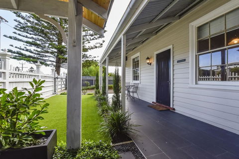 Railway Cottage In Beachport - Northern Rivers Accommodation 11