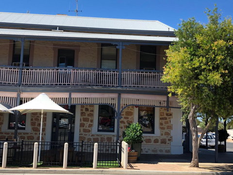 Cornwall Hotel - Northern Rivers Accommodation 1