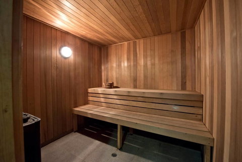 Luxury City Apt With Pool, Gym, Spa, Netflix - Northern Rivers Accommodation 9