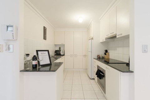 One Bedroom In Adelaideâ€™s East End FREE WIFI*Netflix*Parking - Northern Rivers Accommodation 3