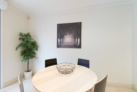 One Bedroom In Adelaideâ€™s East End FREE WIFI*Netflix*Parking - Northern Rivers Accommodation 21