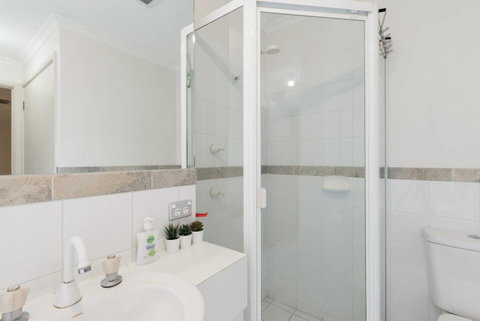 One Bedroom In Adelaideâ€™s East End FREE WIFI*Netflix*Parking - Northern Rivers Accommodation 10