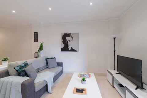 One Bedroom In Adelaideâ€™s East End FREE WIFI*Netflix*Parking - Northern Rivers Accommodation 0