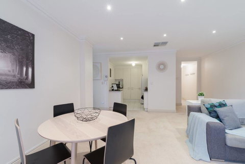 One Bedroom In Adelaideâ€™s East End FREE WIFI*Netflix*Parking - Northern Rivers Accommodation 18