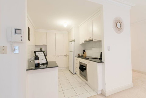 One Bedroom In Adelaideâ€™s East End FREE WIFI*Netflix*Parking - Northern Rivers Accommodation 12