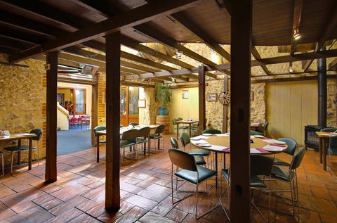 Victoria Hotel Strathalbyn - Northern Rivers Accommodation 12