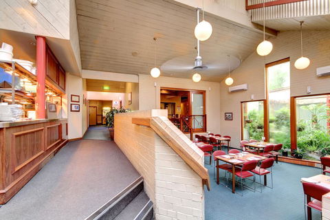 Victoria Hotel Strathalbyn - Northern Rivers Accommodation 2