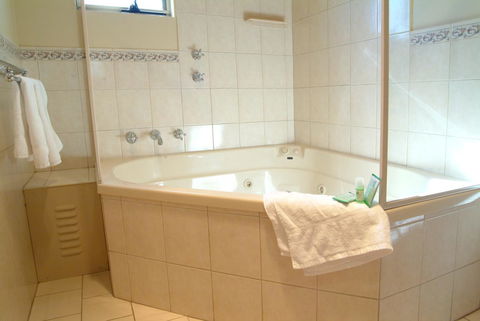 Victoria Hotel Strathalbyn - Northern Rivers Accommodation 5