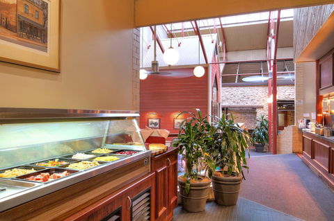 Victoria Hotel Strathalbyn - Northern Rivers Accommodation 4