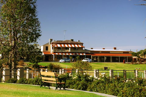 Victoria Hotel Strathalbyn - Northern Rivers Accommodation 11