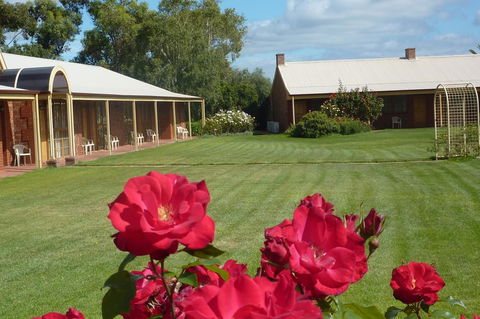 Coonawarra Place Motor Inn - Northern Rivers Accommodation 0