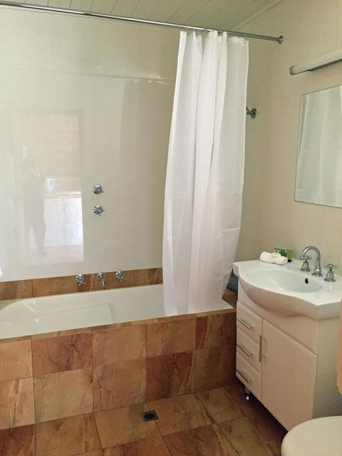 Coonawarra Place Motor Inn - Northern Rivers Accommodation 7