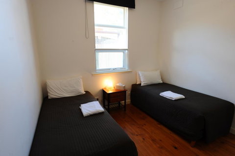 Glenelg Holiday Apartments-Ellis - Northern Rivers Accommodation 9