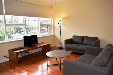 Glenelg Holiday Apartments-Ellis - Northern Rivers Accommodation 5