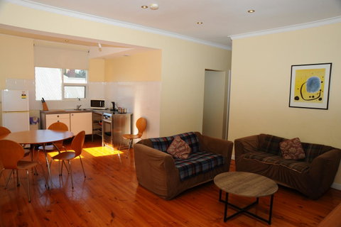 Glenelg Holiday Apartments-Ellis - Northern Rivers Accommodation 6