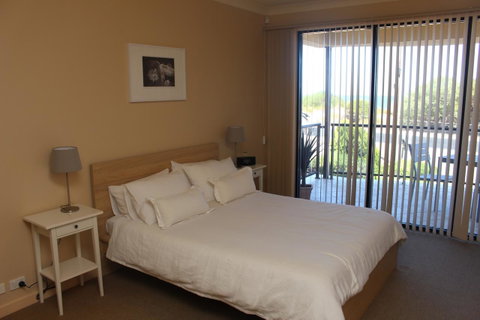 The Lighthouse - Beachfront Accommodation - Northern Rivers Accommodation 1