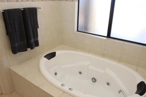 The Lighthouse - Beachfront Accommodation - Northern Rivers Accommodation 4