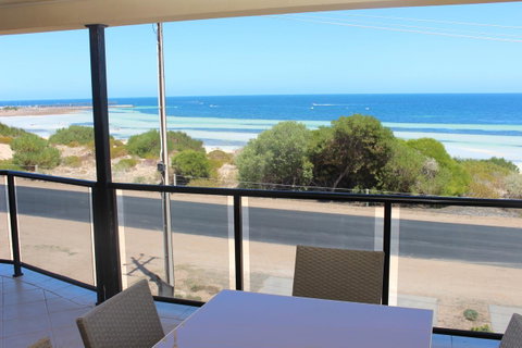 The Lighthouse - Beachfront Accommodation - Northern Rivers Accommodation 9