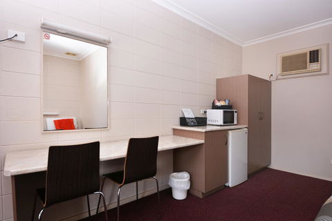 Motel Poinsettia - Northern Rivers Accommodation 6