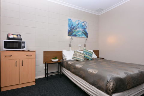 Motel Poinsettia - Northern Rivers Accommodation 26